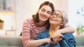 Foto ilustrativa de la nota titulada: 5 canciones conmovedoras que artistas dedicaron a sus madres