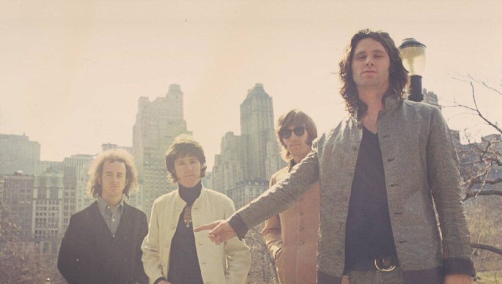 quien escribio hello i love you de the doors
