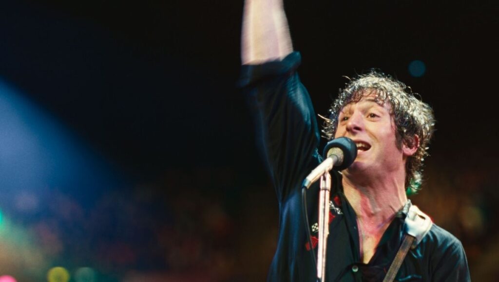hoy te diremos si jeremy allen white cantara en la pelicula de bruce springsteen