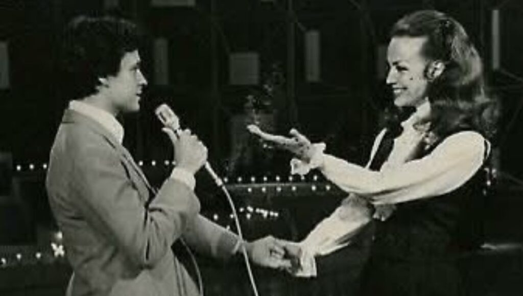 video de cuando juan gabriel le canto a maria felix