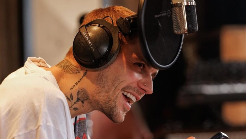 Justin Bieber estrena nuevo álbum