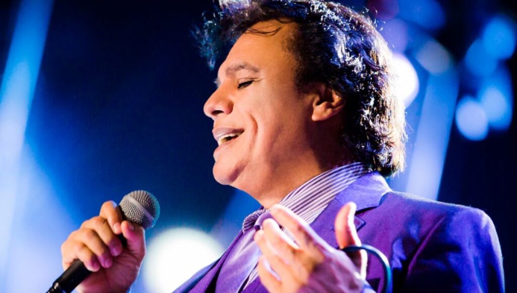 Las mejores canciones de Juan Gabriel para cantar en karaoke con la familia