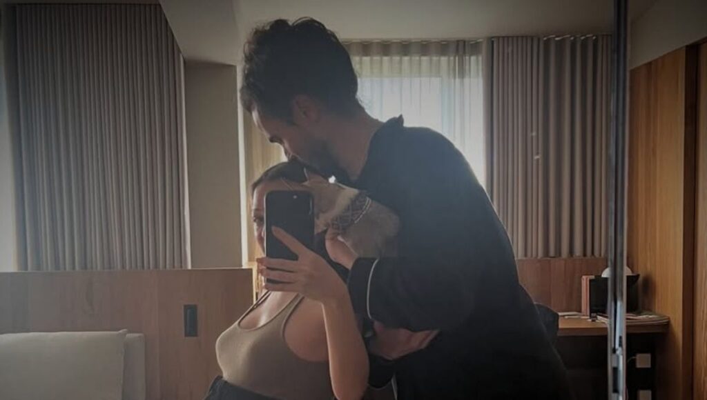 Quién es el esposo de Natalia Lafourcade con quien tendrá a su primer hijo