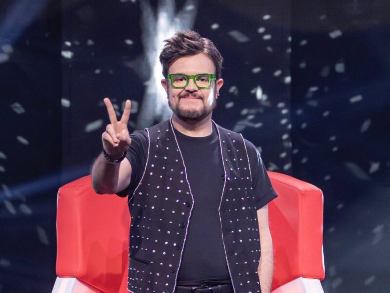 Fans ponen en dura declaraciones de Alex Syntek en entrevistas