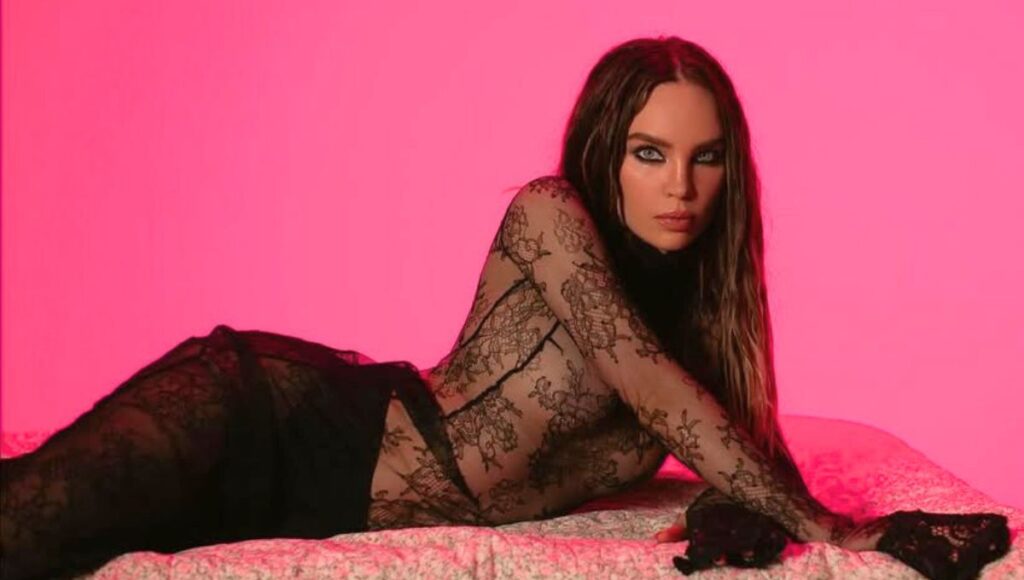 Belinda estrena Frijolero, cover de la canción de Molotov