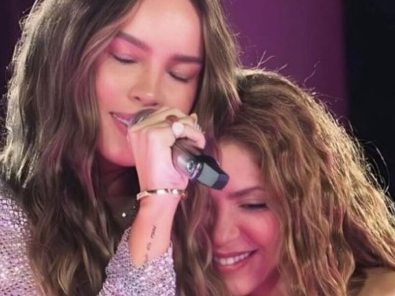 Shakira da regalo a Belinda antes del concierto en CDMX