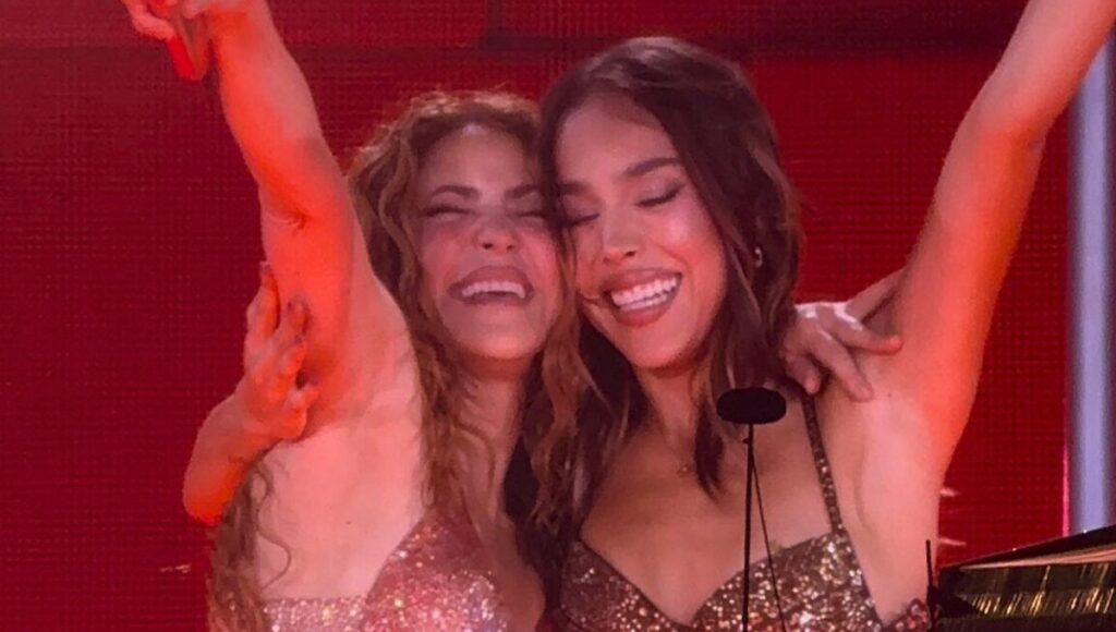 Shakira y Danna en concierto en México