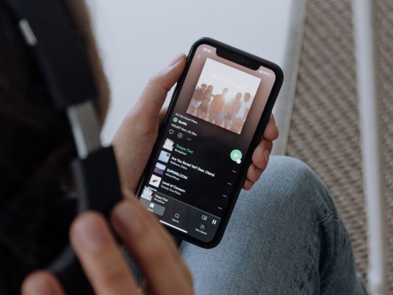 Cómo enviar mensajes directos en Spotify