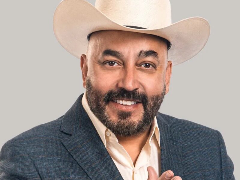 Lupillo Rivera estrena nuevo libro