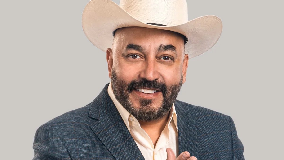 Lupillo Rivera estrena nuevo libro