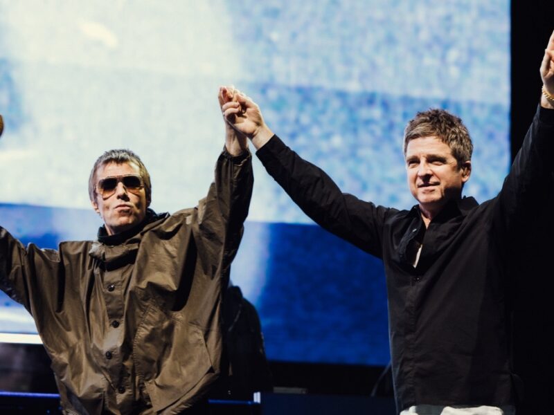 'Little by Little' letra de Oasis
