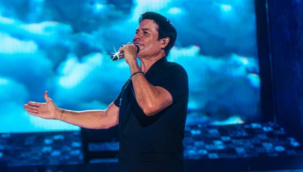 A qué hora termina el concierto de Chayanne en Monterrey