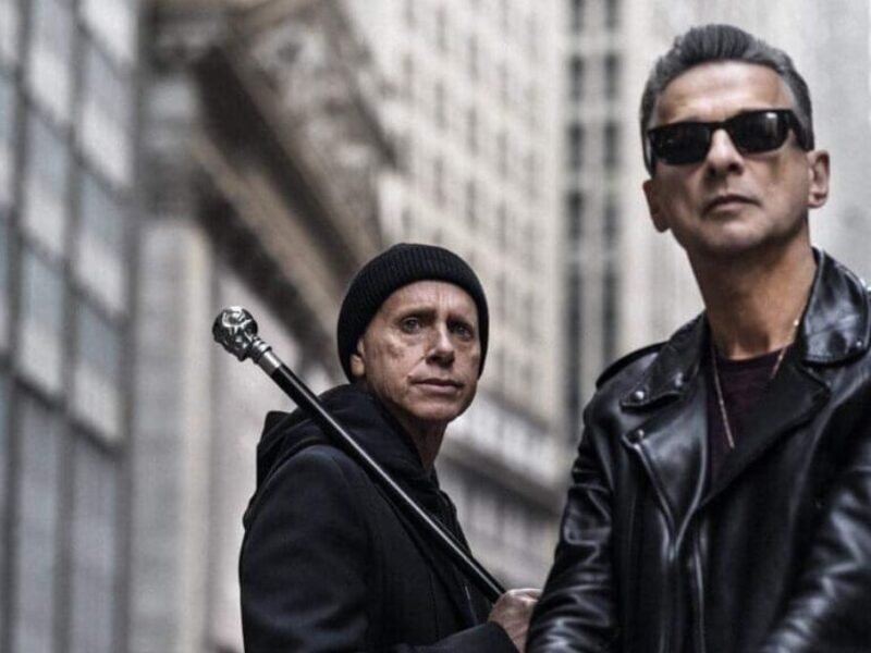 Quién dirigió el documental Depeche Mode