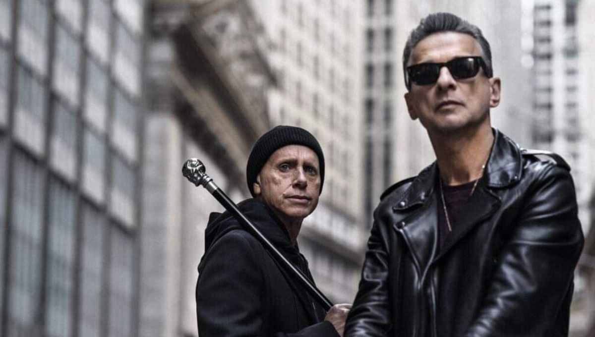 Quién dirigió el documental Depeche Mode