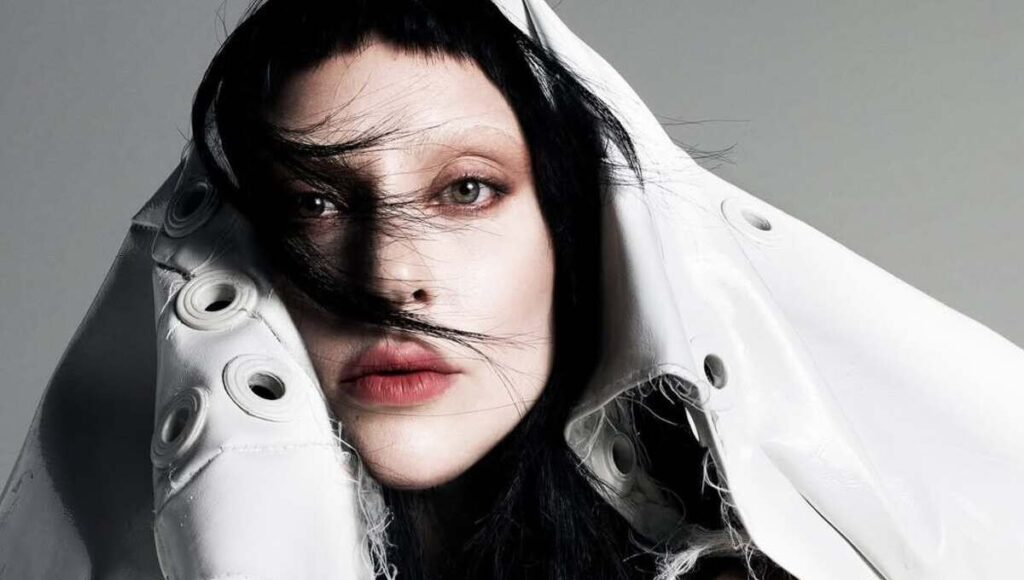 Cómo se llama la canción de Lady Gaga que sale en Merlina 2