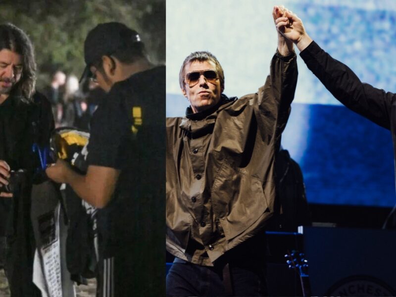 Dave Grohl compra merch de Oasis