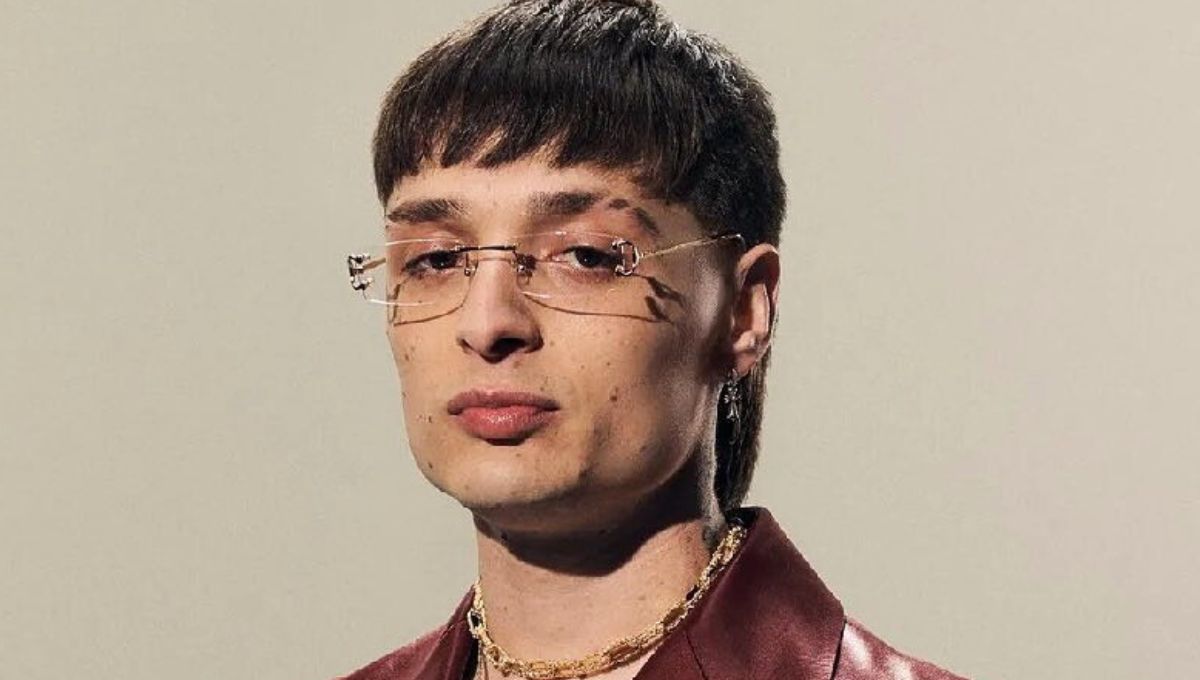 Peso Pluma con buzzcut