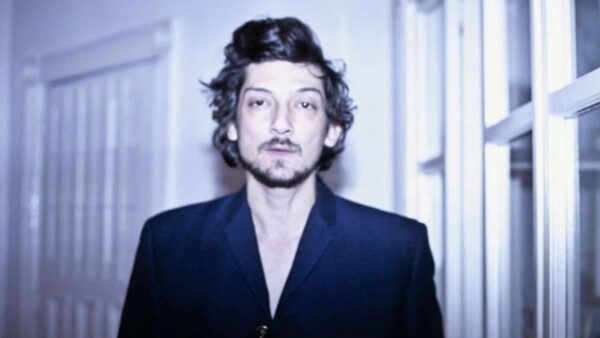 León Larregui nació en CDMX o Cuernavaca