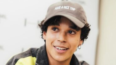 Benny Emmanuel regresa a Vgly
