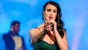 Gala Montes canta con Nacho Cano
