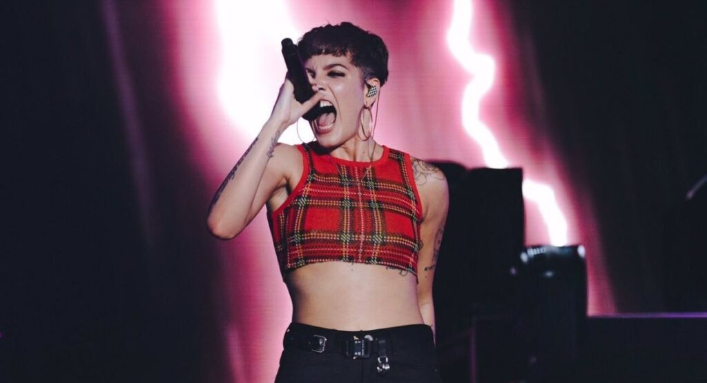Halsey en concierto