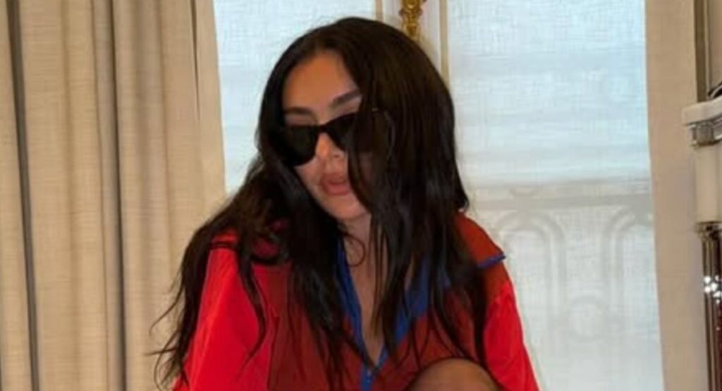 Charli XCX presenta su película 'The Moment'