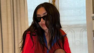 Charli XCX presenta su película 'The Moment'