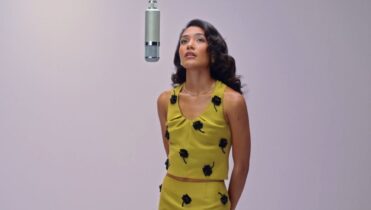 A Couple Minutes de Olivia Dean, letra inglés y español