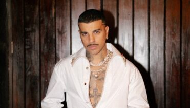 A qué hora termina el concierto de Rauw Alejandro