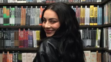 Letra de Chains of love de Charli XCX