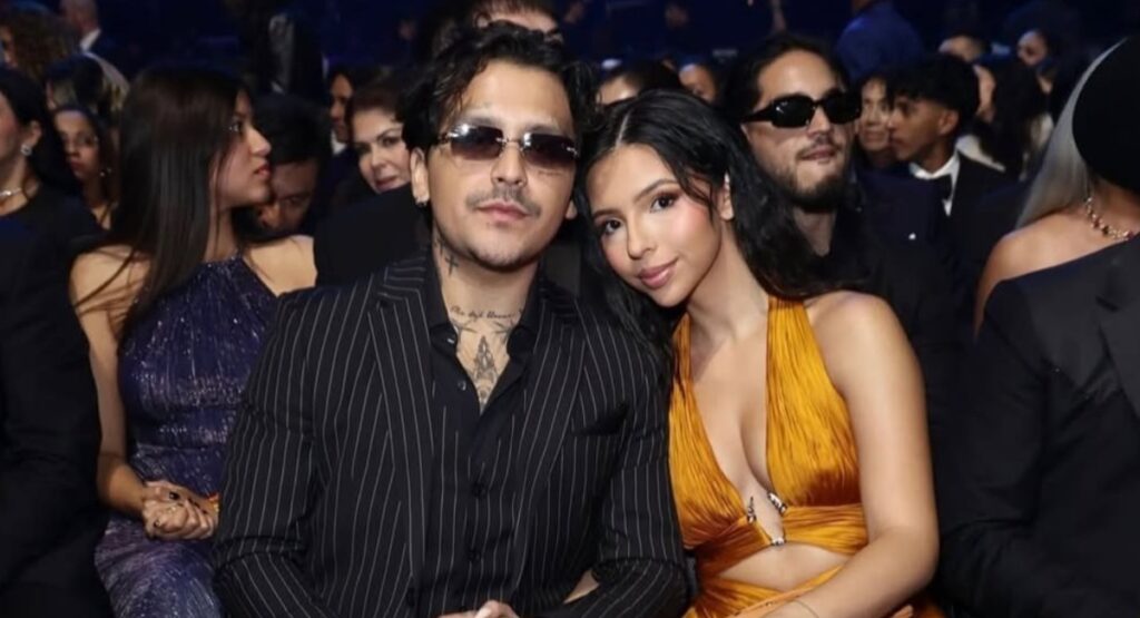 Christian Nodal pelea con Universal Music