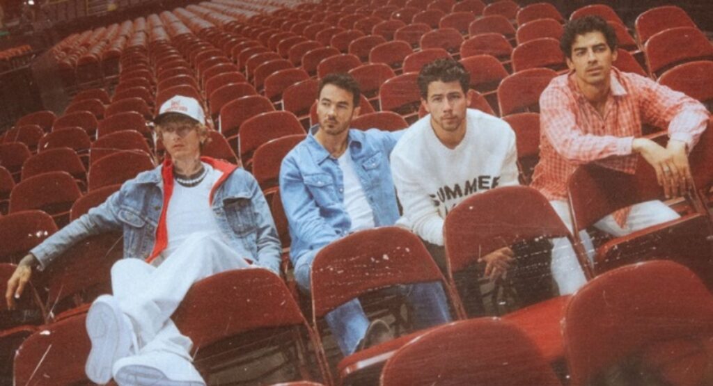 Cliché de Jonas Brothers y MGK