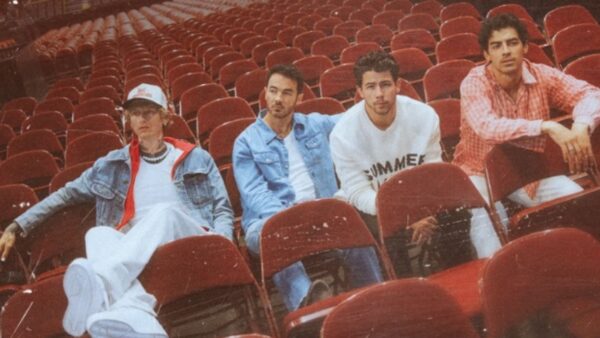 Cliché de Jonas Brothers y MGK