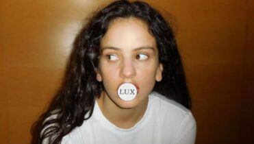 Letra de 'Dios Es Un Stalker' de Rosalía