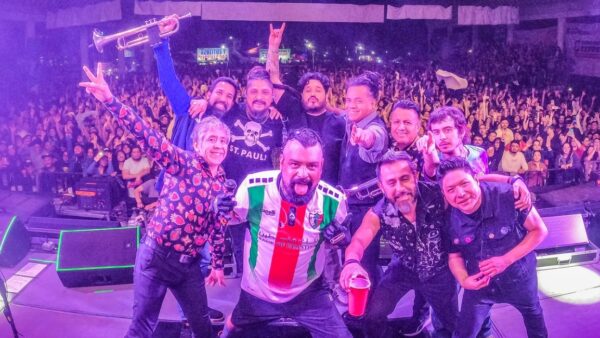 Panteón Rococó en concierto