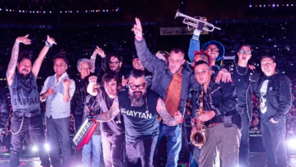 Panteón Rococó en concierto