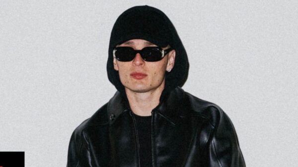 Letra de Hollywood de Peso Pluma