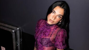 Cover de Dua Lipa en español durante su concierto en México