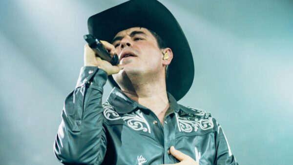 Horarios setlist y estacionamiento de Alfredo Olivas en el Palenque de Arandas 2026