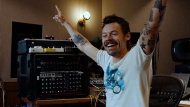 Harry Styles lanza “Aperture”
