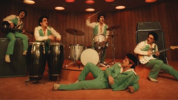 'I Just Might' letra Bruno Mars