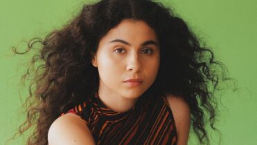 A qué hora termina el concierto de Silvana Estrada en el Teatro Metropólitan