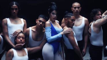 Letra de Una y otra vez de Kenia Os