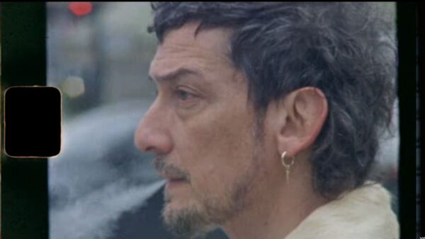 Letra completa de "Bruma" canción de León Larregui