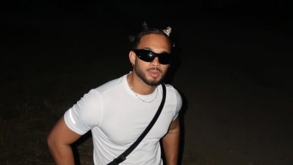 Quién es el reggaetonero vestido country que Ozuna criticó