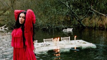 Always Everywhere de Charli XCX letra en inglés y español