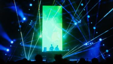 Cartel completo de Akamba 2026