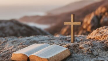 Qué canciones se cantan en el Vía Crucis