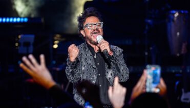 A qué hora inicia y termina el concierto de Aleks Syntek en el Auditorio Nacional