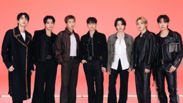 Aliens de BTS en coreano y español